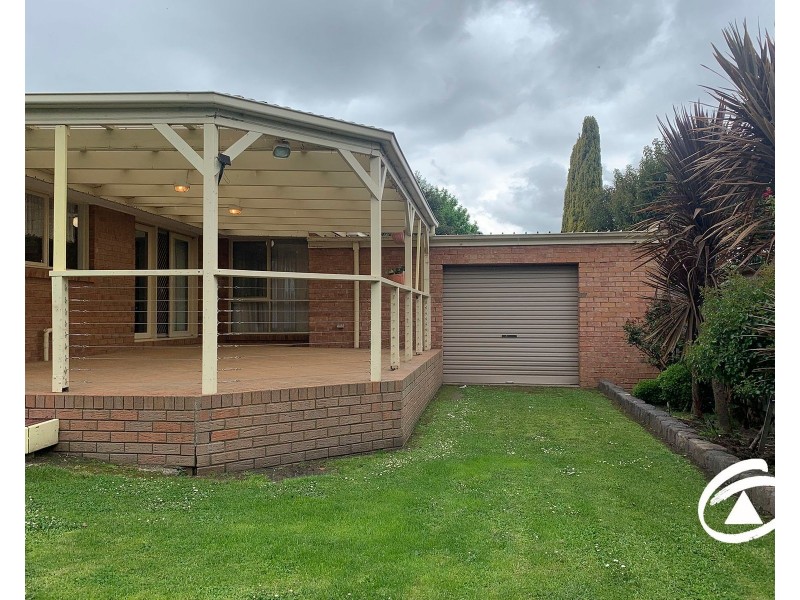 5 Emily Close, Pakenham VIC 3810