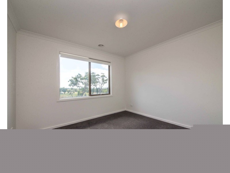 37/23 Atlantic Drive, Pakenham VIC 3810