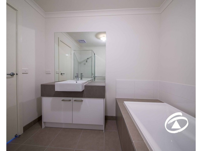 37/23 Atlantic Drive, Pakenham VIC 3810