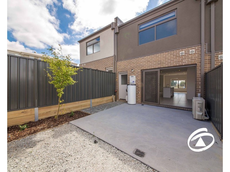 37/23 Atlantic Drive, Pakenham VIC 3810