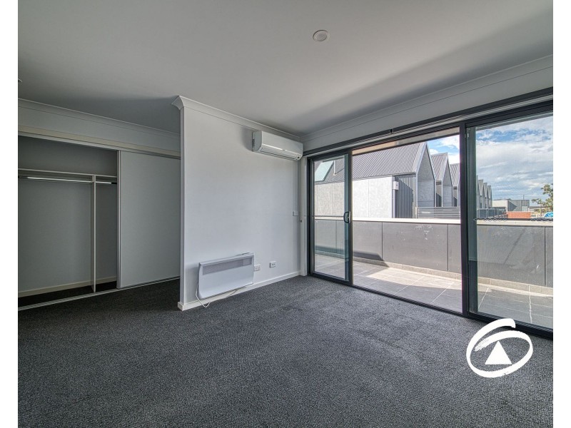 1 Codrus Walk, Pakenham VIC 3810