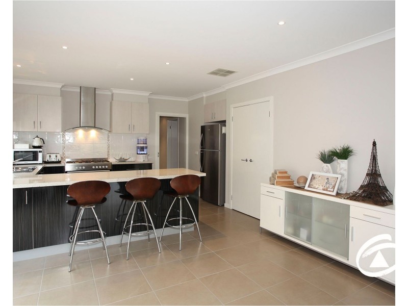 4 Dream Court, Pakenham VIC 3810