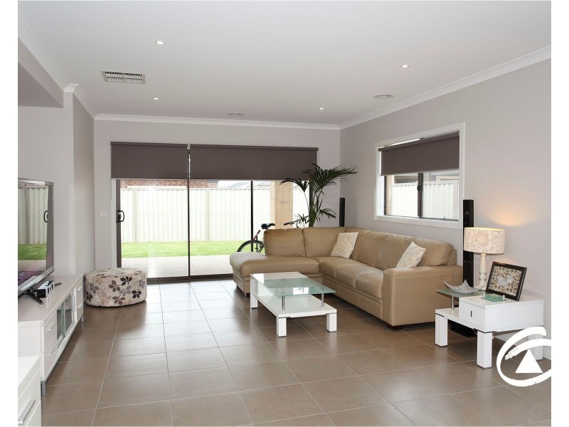 4 Dream Court, Pakenham VIC 3810