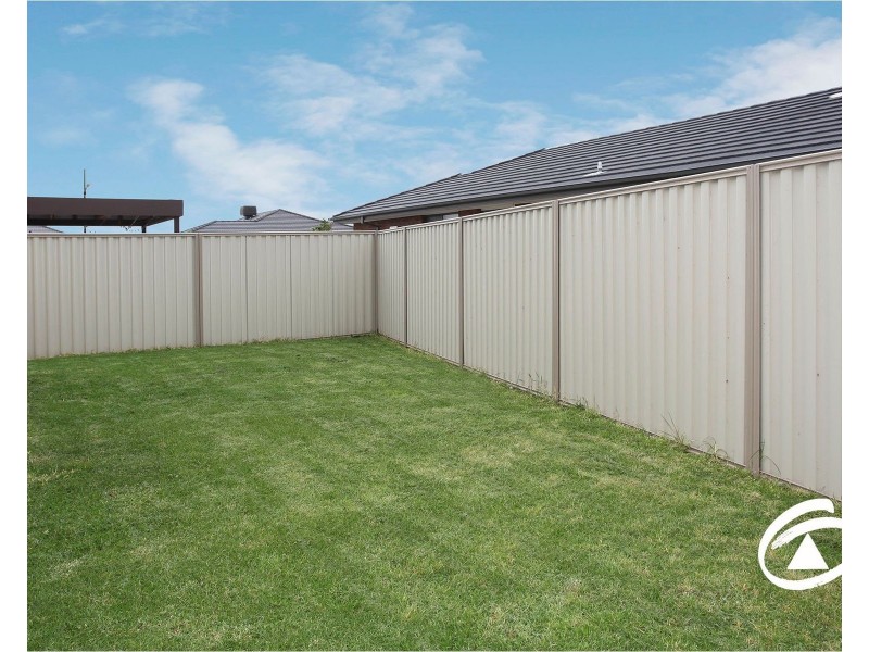 4 Dream Court, Pakenham VIC 3810