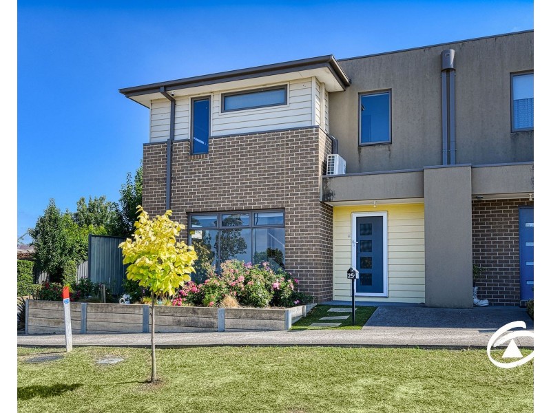 25 Atlantic Drive, Pakenham VIC 3810