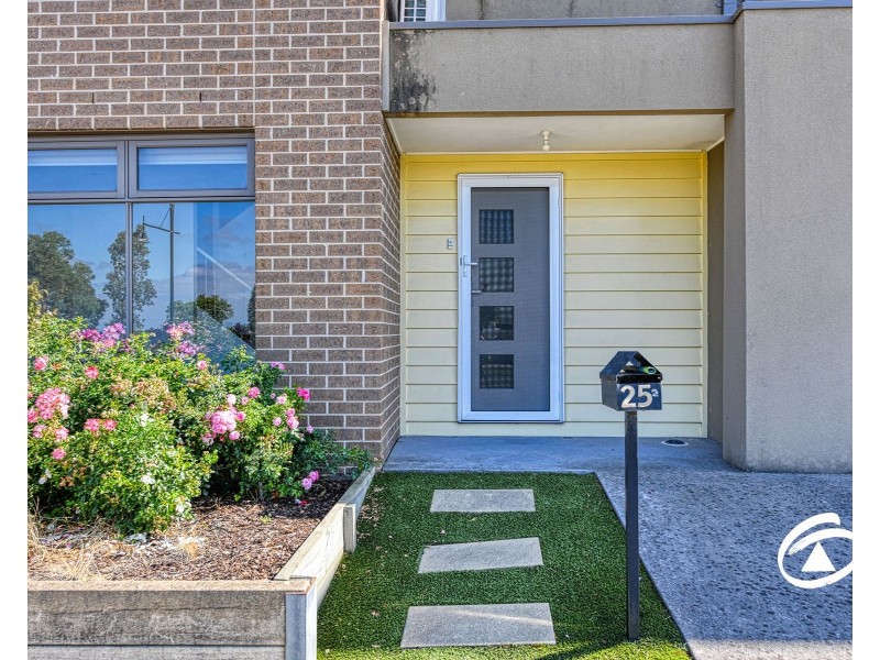 25 Atlantic Drive, Pakenham VIC 3810
