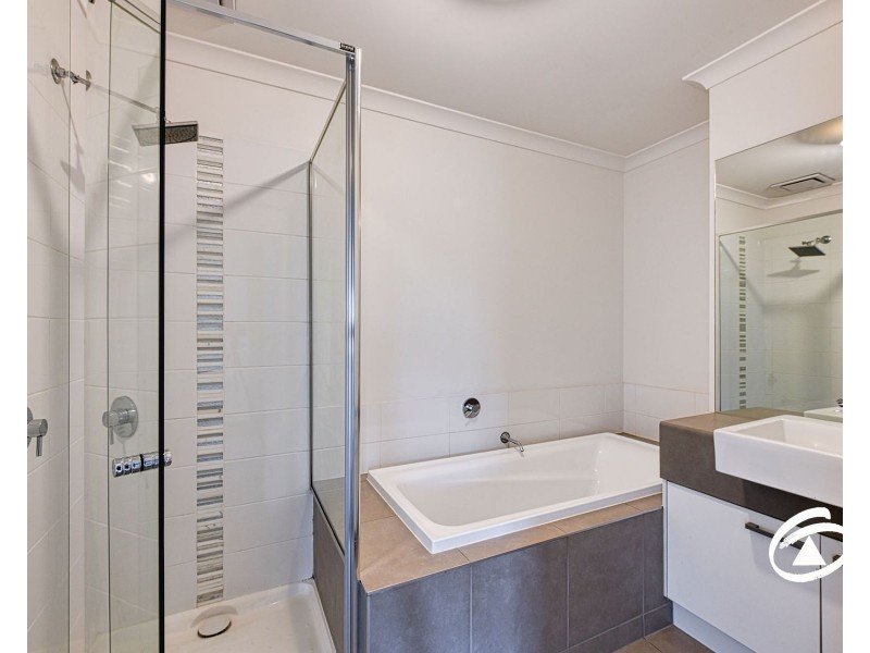 25 Atlantic Drive, Pakenham VIC 3810