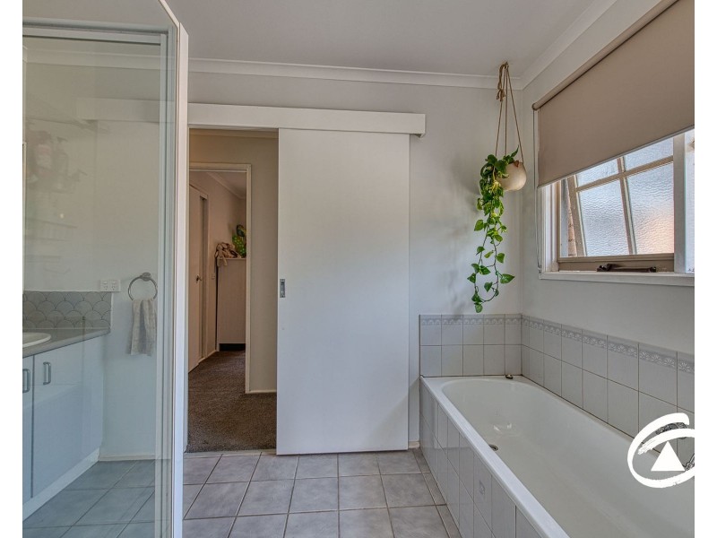 1/19 Main Street, Nar Nar Goon VIC 3812