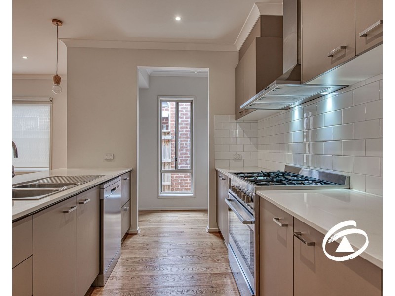 18 Cherrington Avenue, Officer VIC 3809