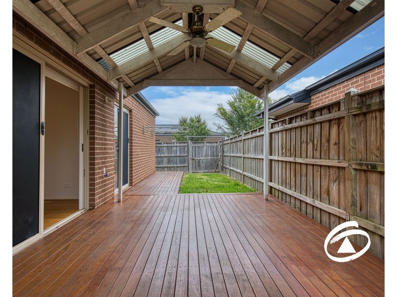 18 Cherrington Avenue, Officer VIC 3809