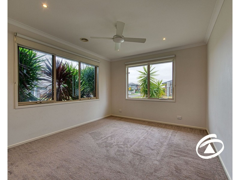 18 Cherrington Avenue, Officer VIC 3809