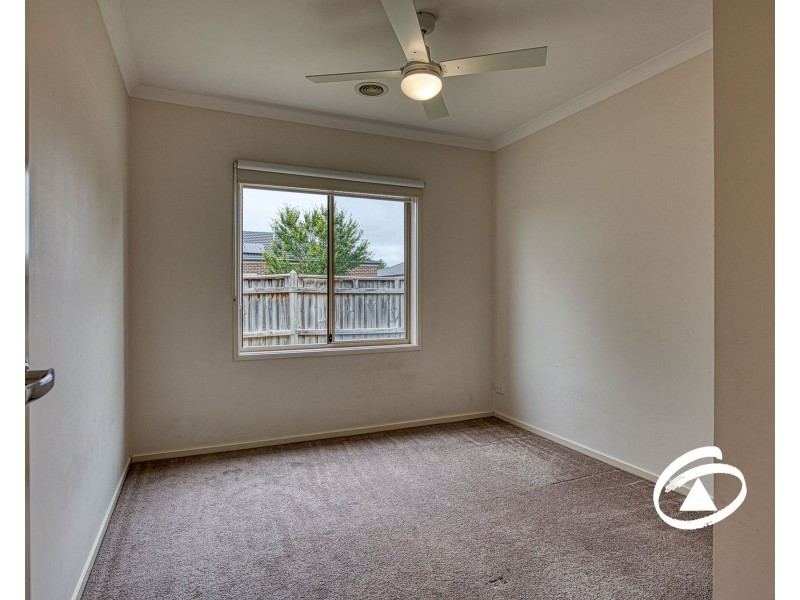 18 Cherrington Avenue, Officer VIC 3809