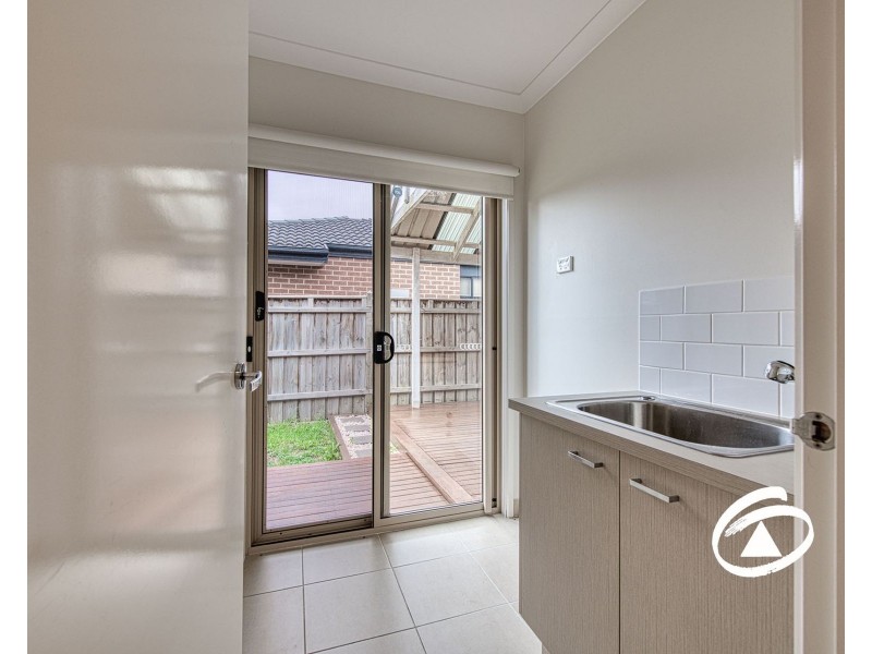 18 Cherrington Avenue, Officer VIC 3809