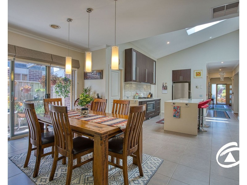 8 Winneke Way, Pakenham VIC 3810