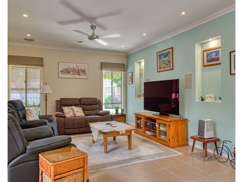 8 Winneke Way, Pakenham VIC 3810