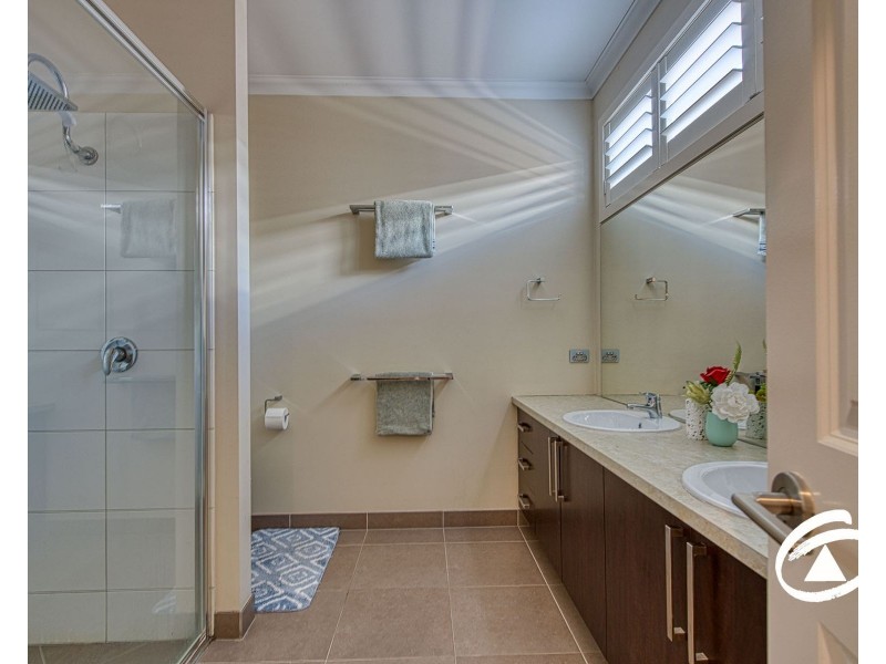 8 Winneke Way, Pakenham VIC 3810