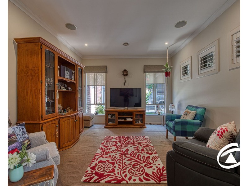 8 Winneke Way, Pakenham VIC 3810