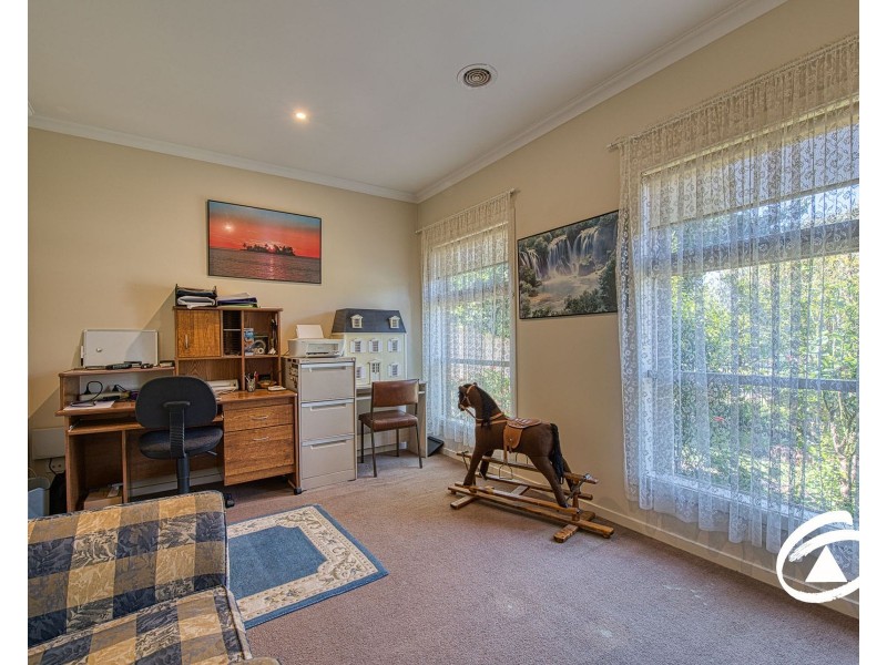 8 Winneke Way, Pakenham VIC 3810