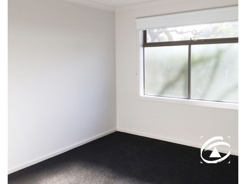 34/23 Atlantic Drive, Pakenham VIC 3810