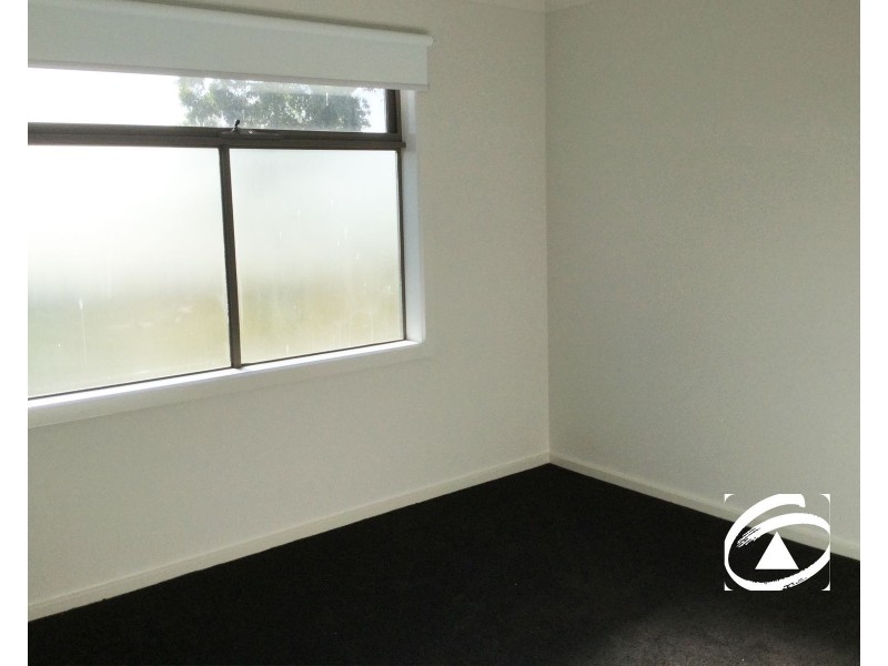 34/23 Atlantic Drive, Pakenham VIC 3810