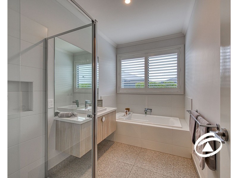 66 Kaduna Drive, Officer South VIC 3809