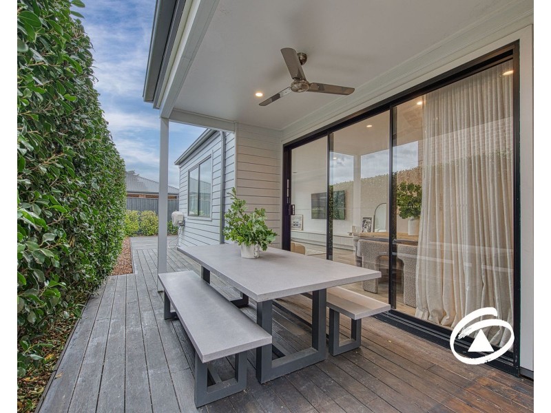 66 Kaduna Drive, Officer South VIC 3809