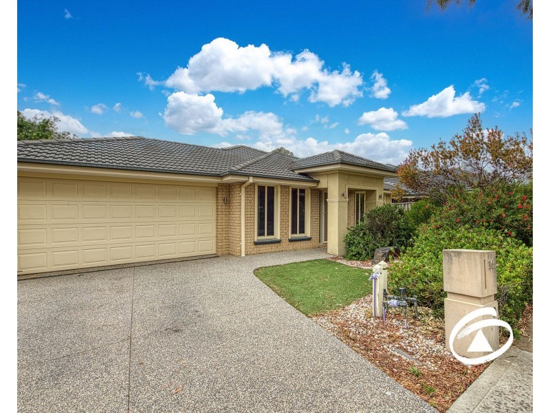 10 Ned Street, Cranbourne East VIC 3977