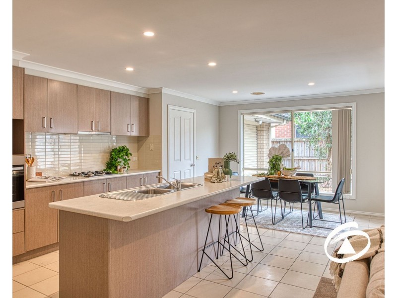 10 Ned Street, Cranbourne East VIC 3977