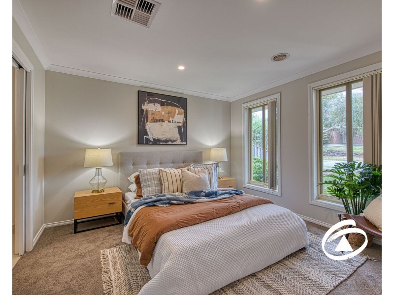 10 Ned Street, Cranbourne East VIC 3977