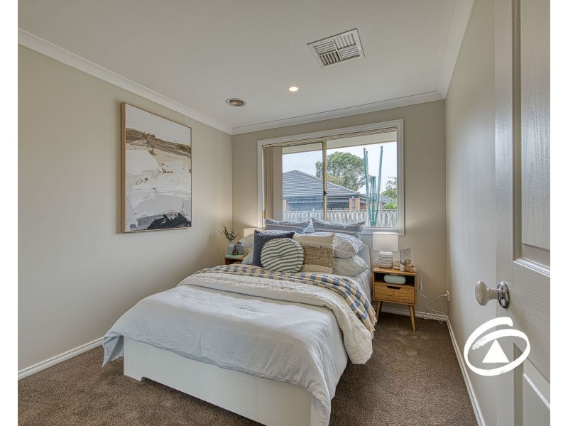 10 Ned Street, Cranbourne East VIC 3977