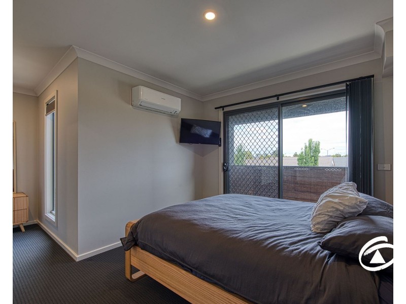 31 Onyx Crescent, Officer VIC 3809