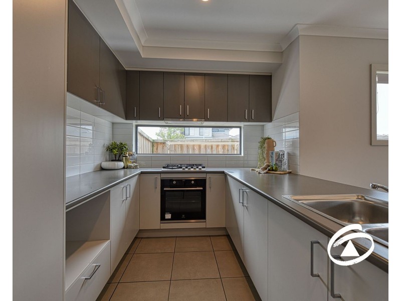 22 Bronnie Street, Clyde North VIC 3978