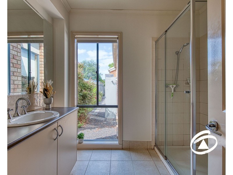 4 Hume Court, Pakenham VIC 3810