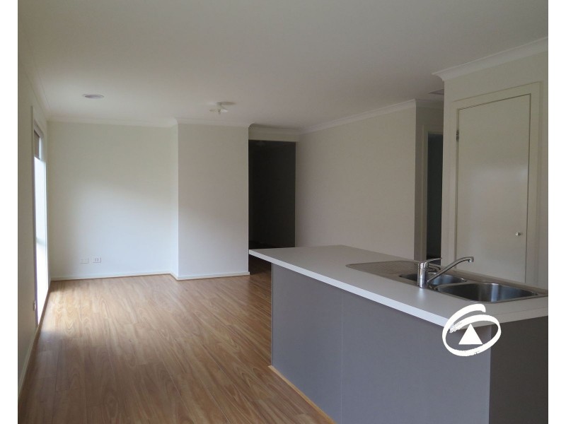 40 Hawkesbury Street, Pakenham VIC 3810