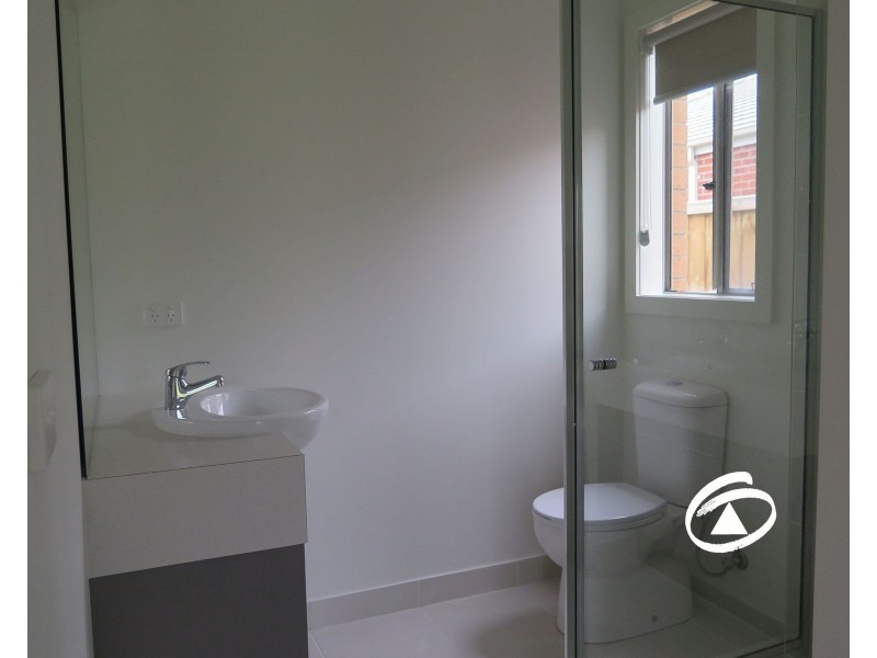 40 Hawkesbury Street, Pakenham VIC 3810