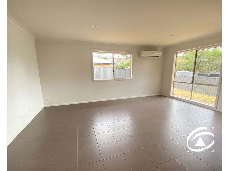 16 Chestnut Chase, Pakenham VIC 3810
