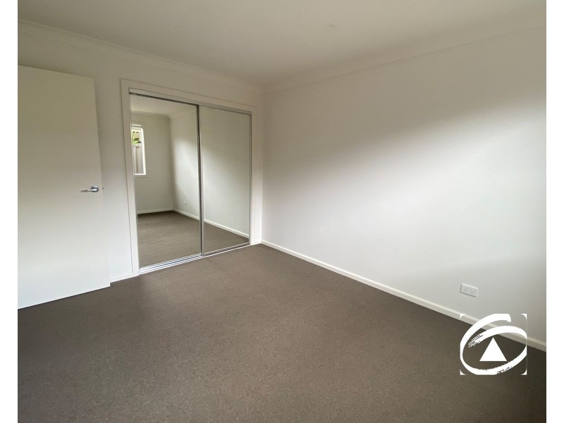 16 Chestnut Chase, Pakenham VIC 3810