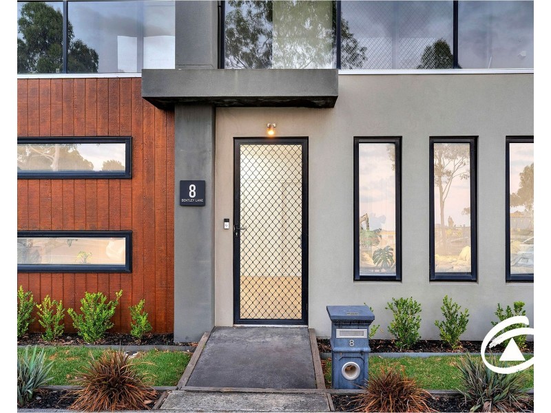 8 Bentley Lane, Clyde North VIC 3978