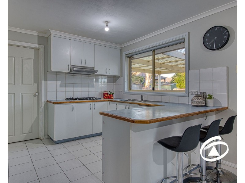 24 Adrian Drive, Pakenham VIC 3810