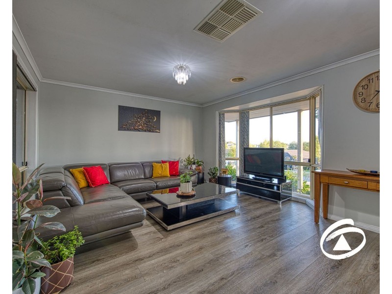 24 Adrian Drive, Pakenham VIC 3810