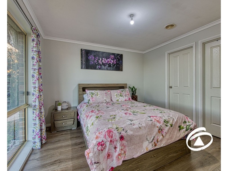 24 Adrian Drive, Pakenham VIC 3810