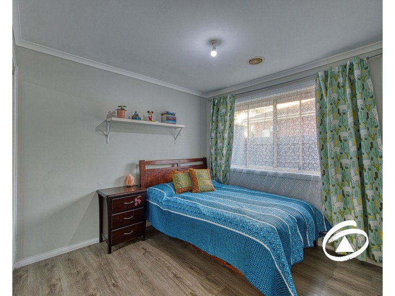 24 Adrian Drive, Pakenham VIC 3810