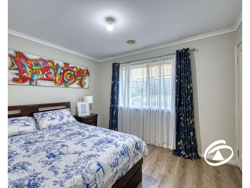 24 Adrian Drive, Pakenham VIC 3810