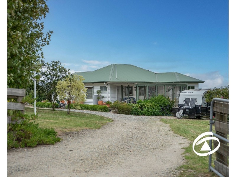 35 Ellis Road, Tonimbuk VIC 3815
