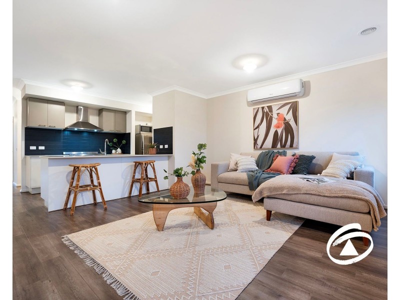 32 Burnbank Parade, Clyde North VIC 3978