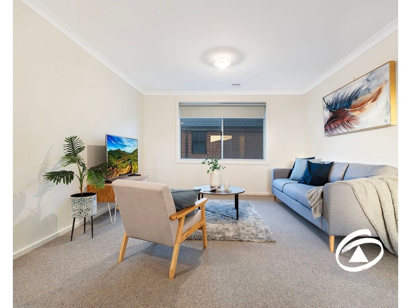 32 Burnbank Parade, Clyde North VIC 3978