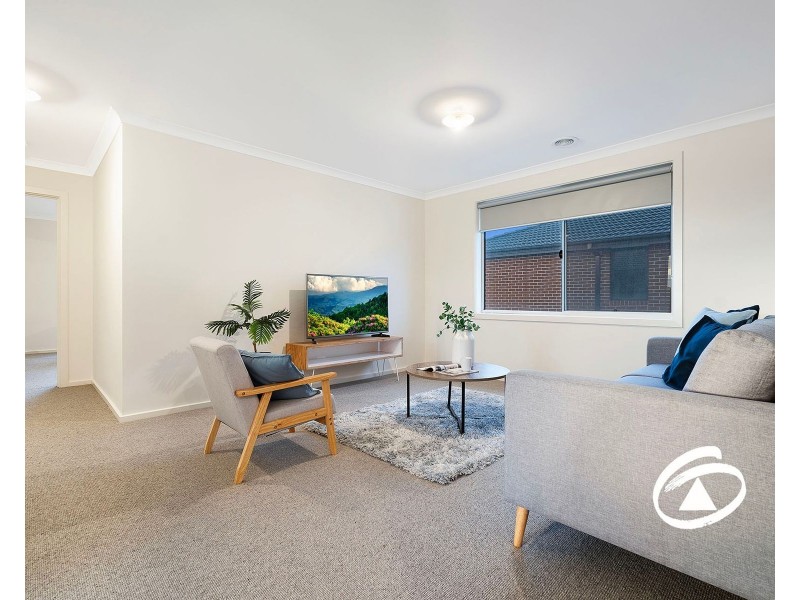 32 Burnbank Parade, Clyde North VIC 3978