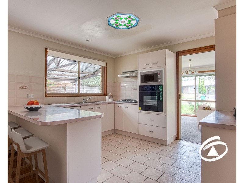 6 Dundee Court, Pakenham VIC 3810
