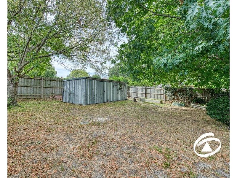 6 Dundee Court, Pakenham VIC 3810