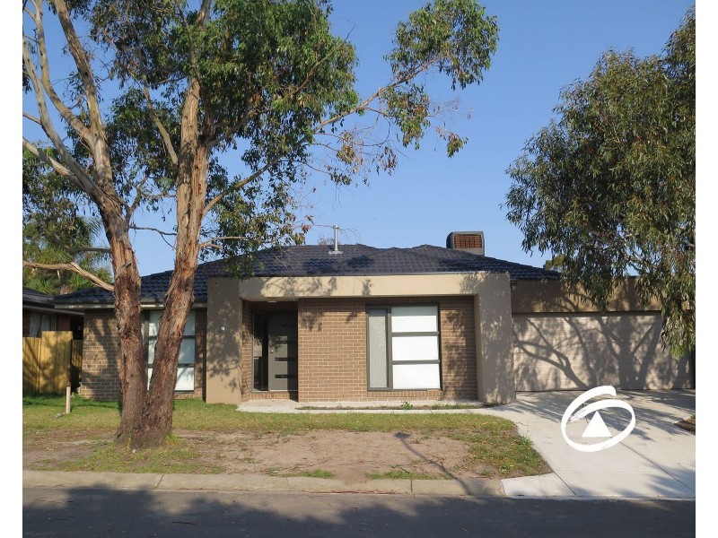 4 Pater Way, Pakenham VIC 3810
